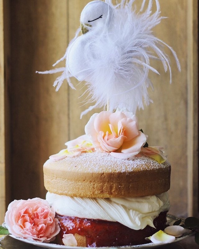 Swan Cake Topper